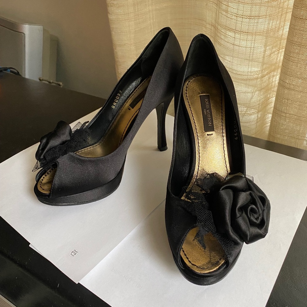 Louis Vuitton black satin open toe heels pumps slip ons 34.5 FLOWER ACCENT LV
